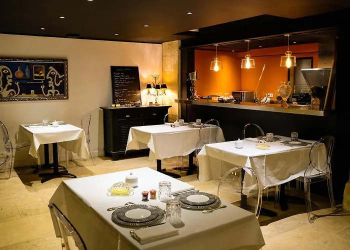 Le Clos D'emile Couette-café