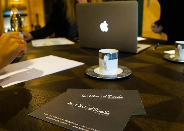 Le Clos D'emile Couette-café