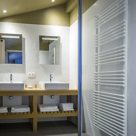 Le Clos D'emile Bed & Breakfast 2*