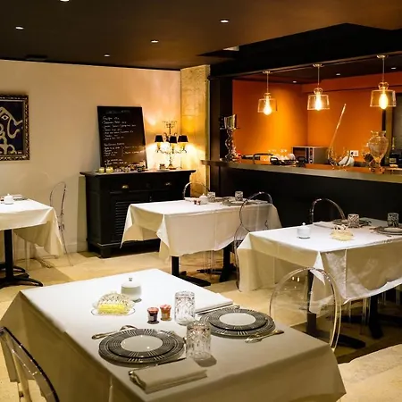 Le Clos D'emile Couette-café