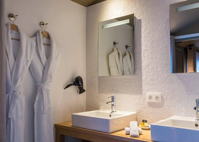 Le Clos D'emile Bed & Breakfast 2*